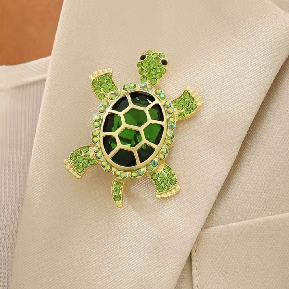 Green Turtle Crystal Brooch - Picture 5 of 9